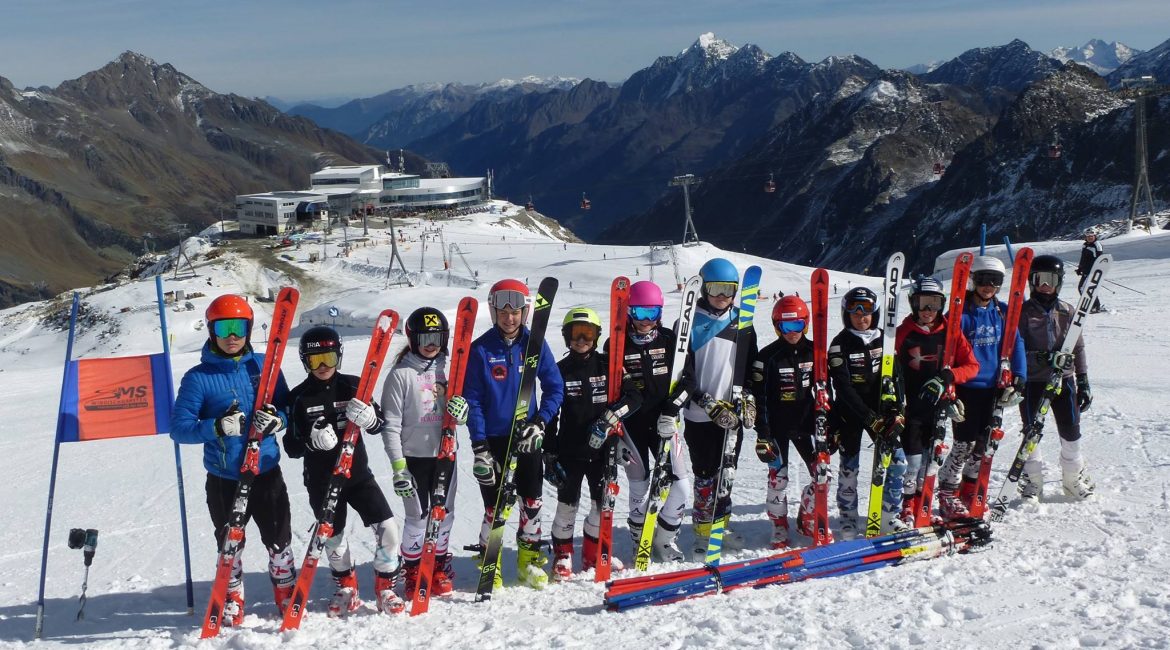 Yeah! Schülergruppen mit perfekten Bedingungen am Stubaier Gletscher